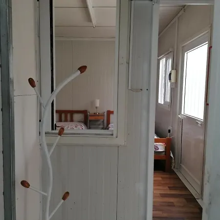 Appartement Entire Prefabricated Garden Flat 1350m From Beach Larnaca