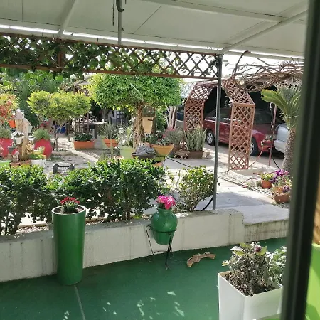 Entire Prefabricated Garden Flat 1350m From Beach Daire Larnaca