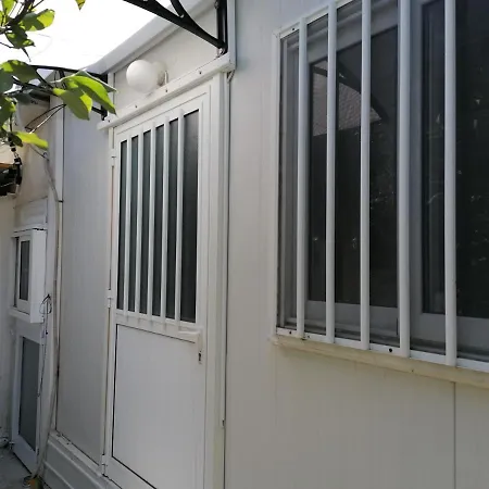 Entire Prefabricated Garden Flat 1350m From Beach