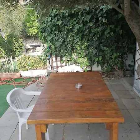 Entire Prefabricated Garden Flat 1350m From Beach