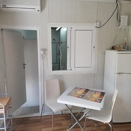 Entire Prefabricated Garden Flat 1350m From Beach Daire Larnaca